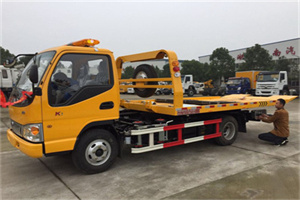 盖州哪里有拖车服务