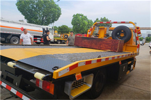 盖州附近拖车电话号码服务